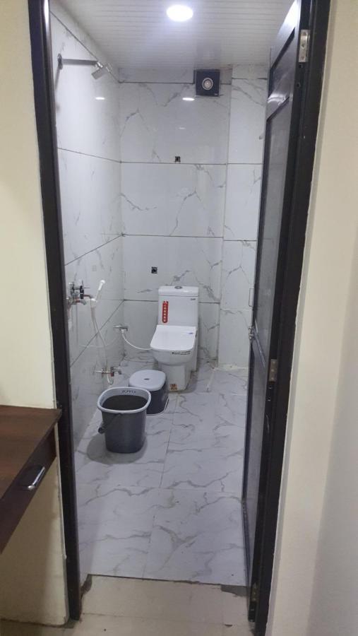 Green Leaf Hotel Ujjain Esterno foto