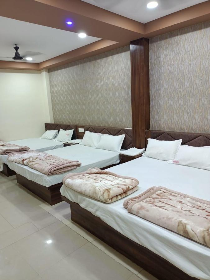 Green Leaf Hotel Ujjain Esterno foto