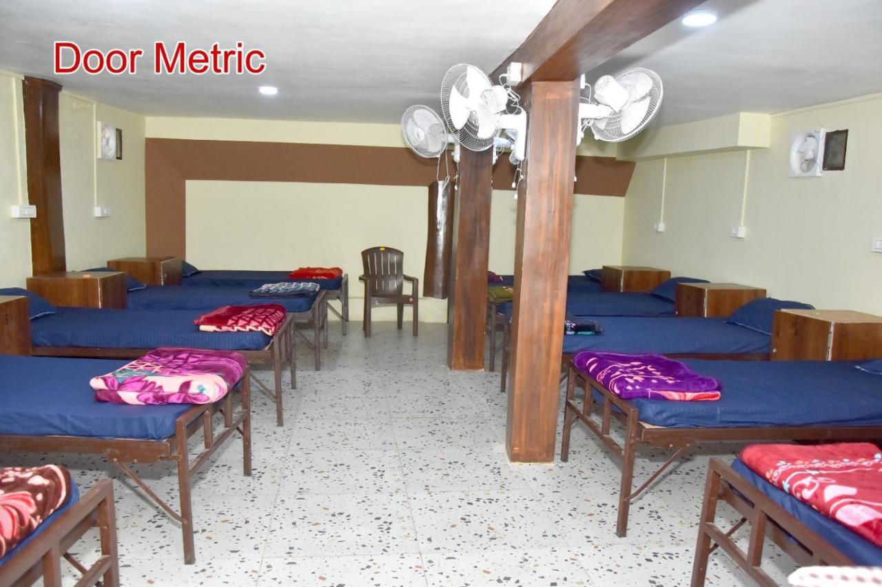 Green Leaf Hotel Ujjain Esterno foto