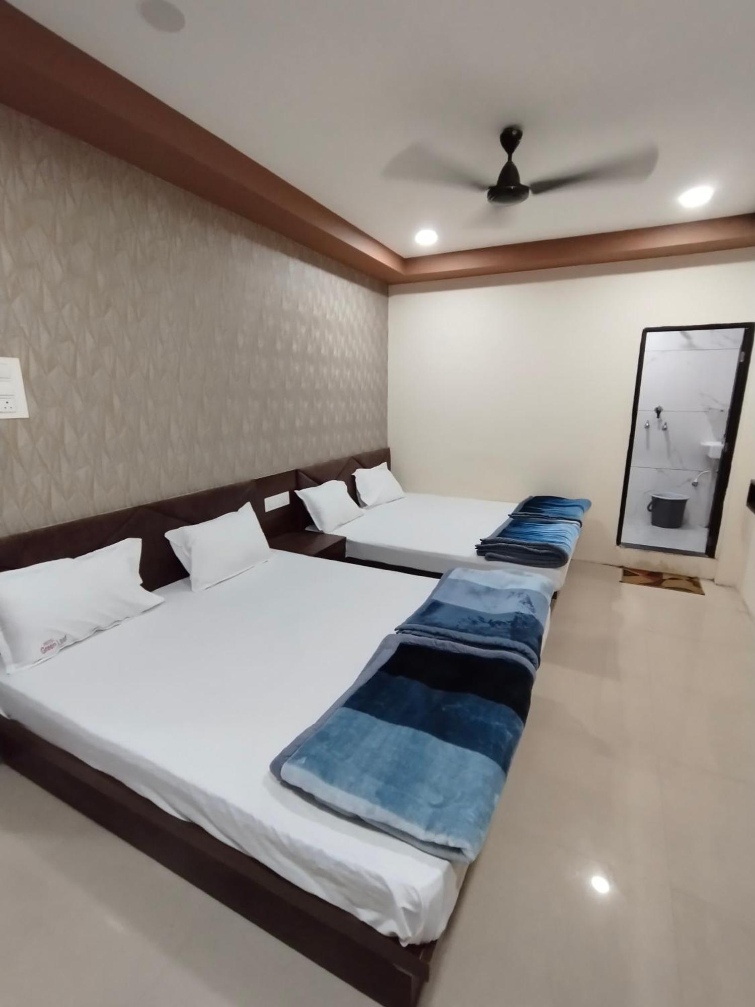 Green Leaf Hotel Ujjain Esterno foto