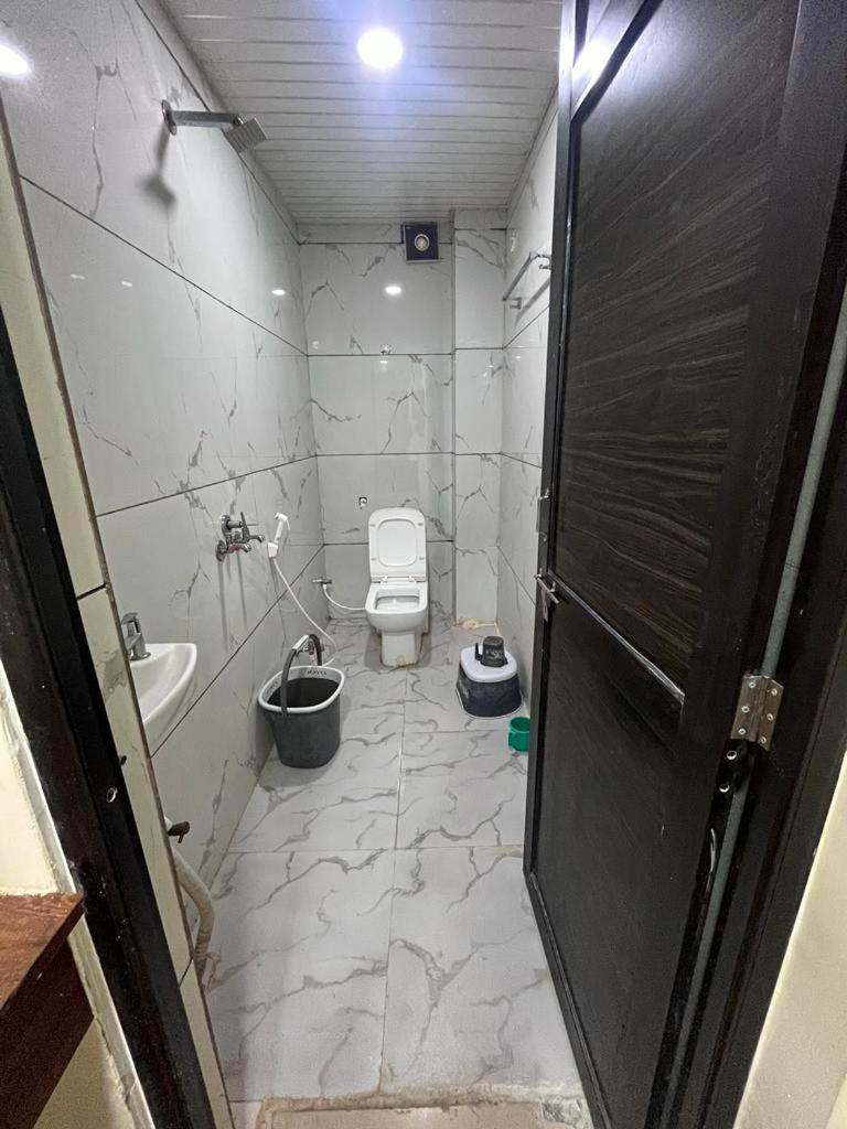 Green Leaf Hotel Ujjain Esterno foto
